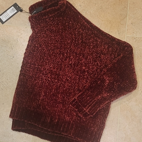 NEW! VERO MODA oversized burgandy chenille sweater small. - Picture 2 of 6